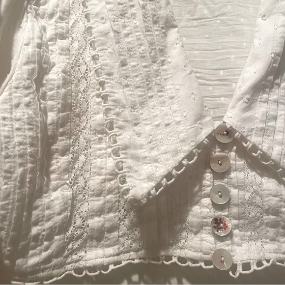 FARM Rio White Textured Blouse - Picture 5 of 9